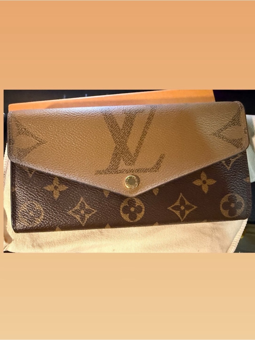 Louis Vuitton reverse Sarah wallet